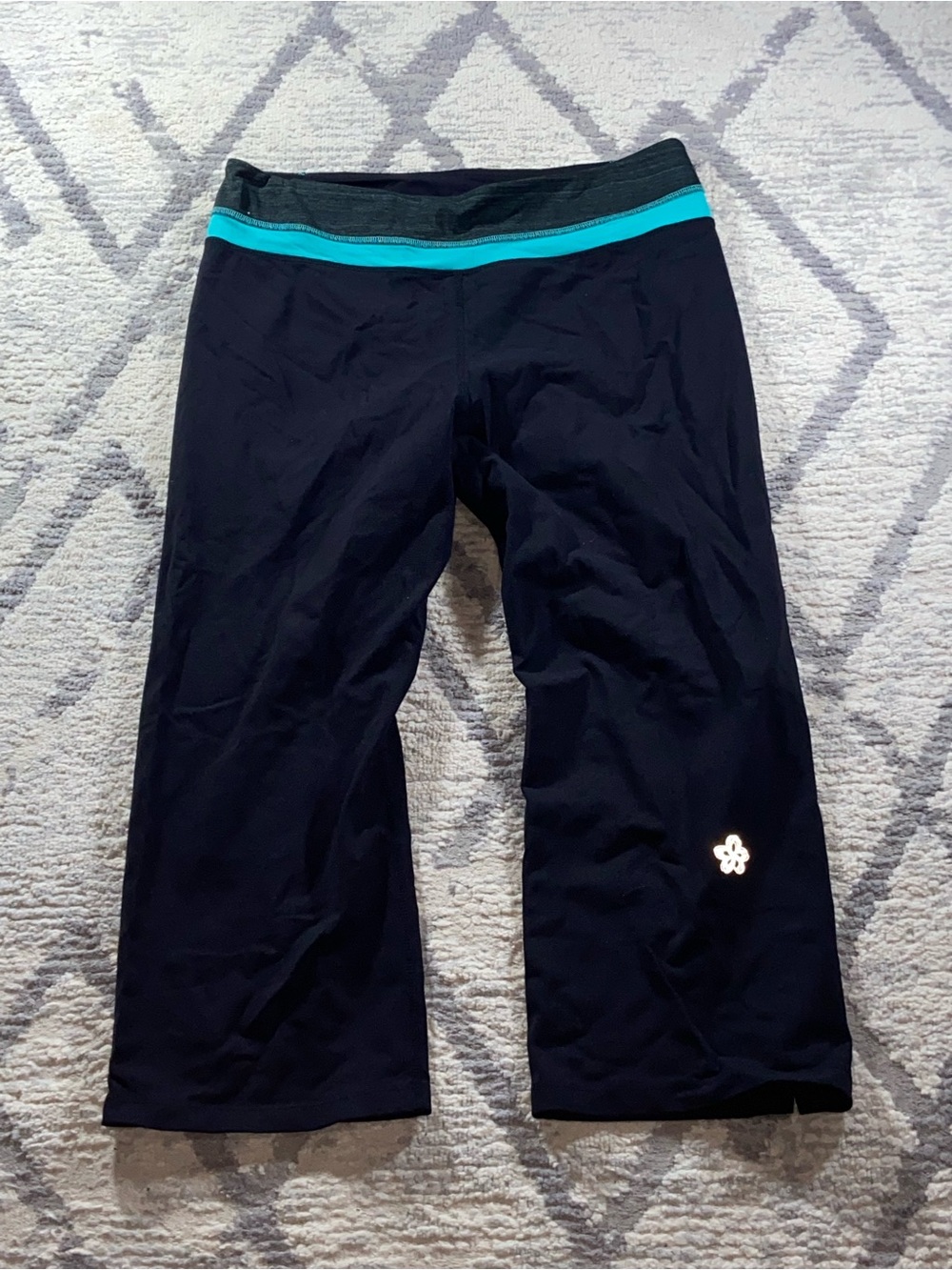 Tuff Athletics Black Capri Leggings with Teal Waistband